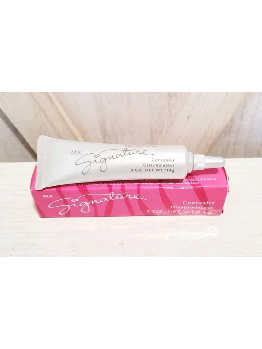 Mary Kay 0737 Yellow Signature Concealer .5oz (New in Box)